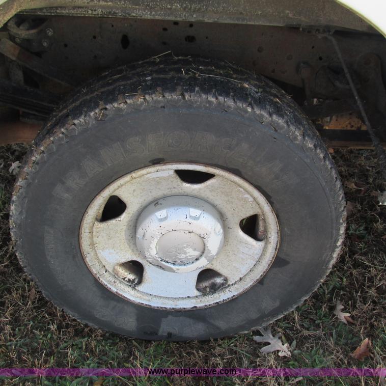 image for item L5353 2006 Ford F250 Super Duty XL SuperCab pickup truck