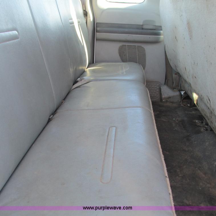 image for item L5353 2006 Ford F250 Super Duty XL SuperCab pickup truck