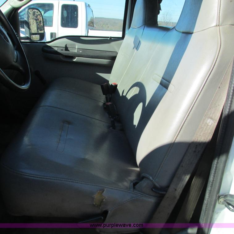 image for item L5353 2006 Ford F250 Super Duty XL SuperCab pickup truck