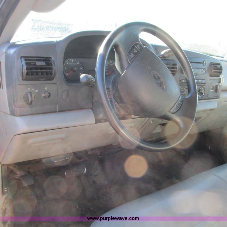 image for item L5353 2006 Ford F250 Super Duty XL SuperCab pickup truck
