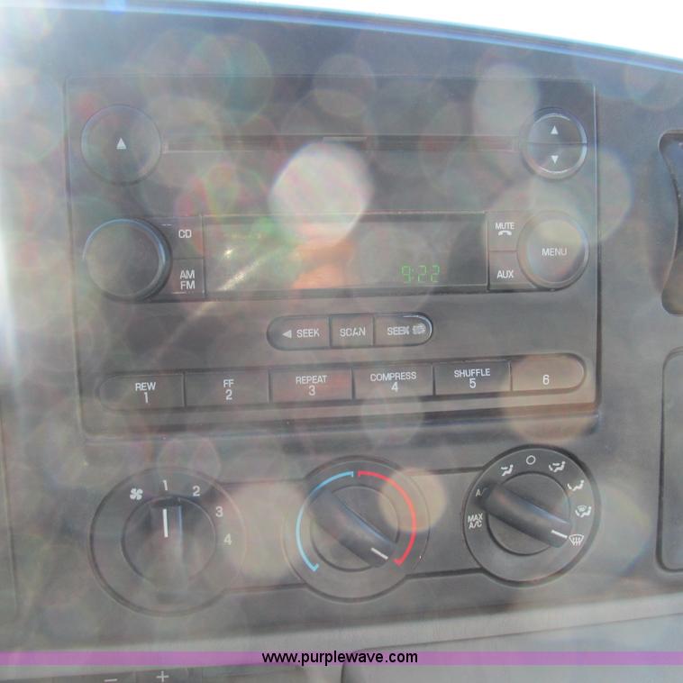 image for item L5353 2006 Ford F250 Super Duty XL SuperCab pickup truck