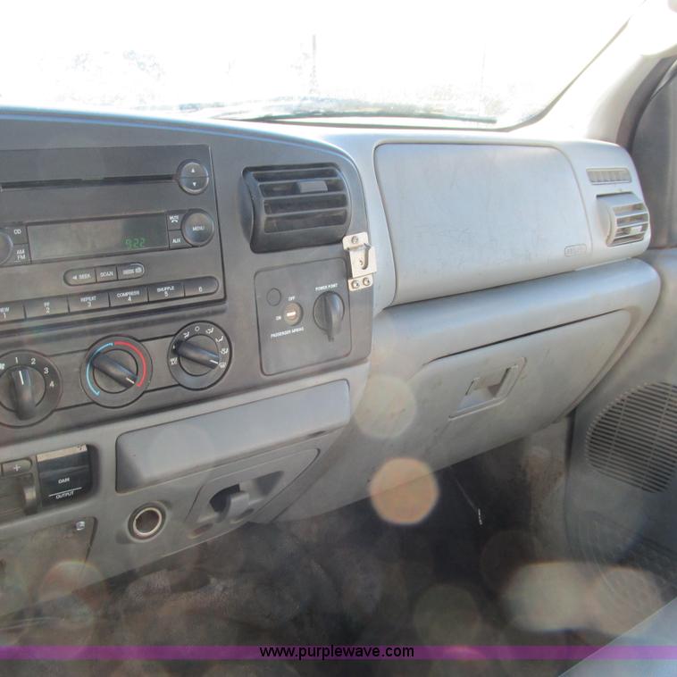 image for item L5353 2006 Ford F250 Super Duty XL SuperCab pickup truck