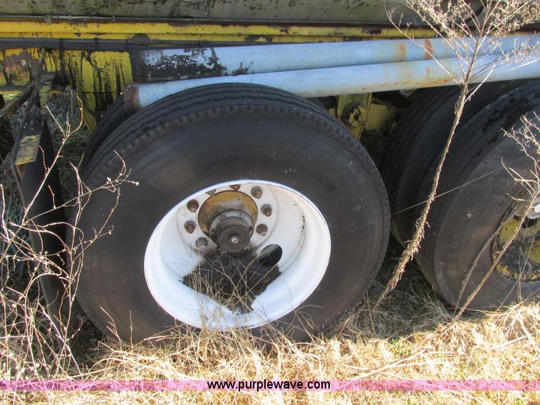 image for item L5355 1980 CEI 25H0H-TMS oil heater tank