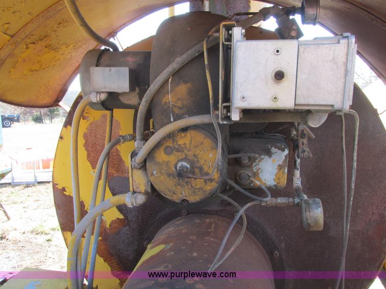 image for item L5355 1980 CEI 25H0H-TMS oil heater tank