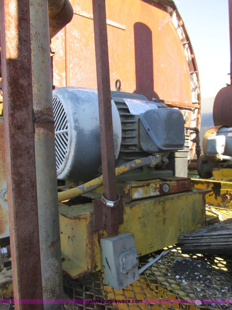 image for item L5355 1980 CEI 25H0H-TMS oil heater tank