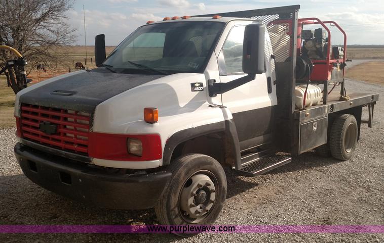 image for item L6056 2004 Chevrolet C4500 flatbed truck