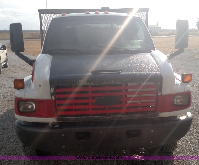 image for item L6056 2004 Chevrolet C4500 flatbed truck