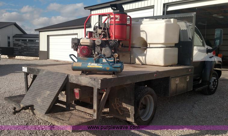 image for item L6056 2004 Chevrolet C4500 flatbed truck