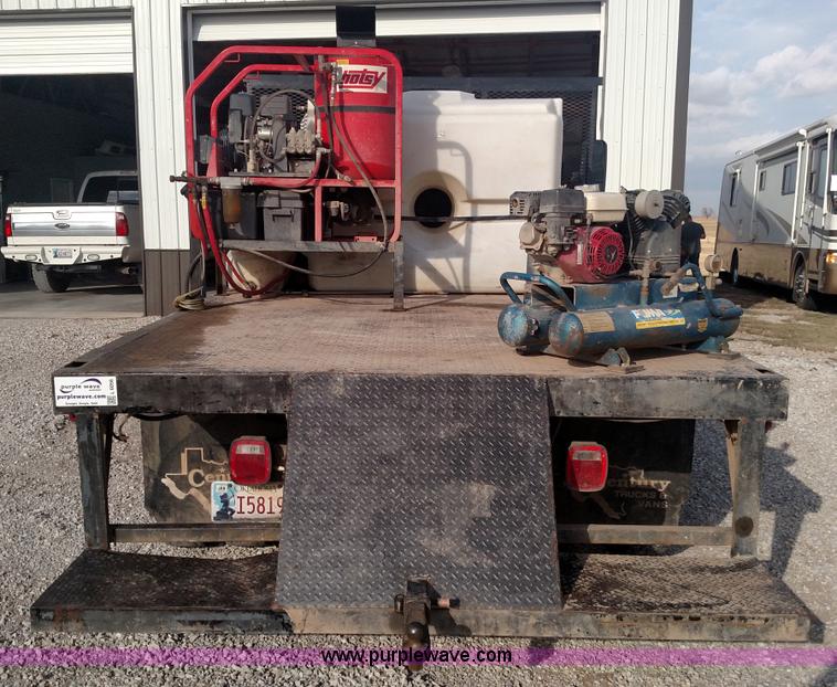 image for item L6056 2004 Chevrolet C4500 flatbed truck