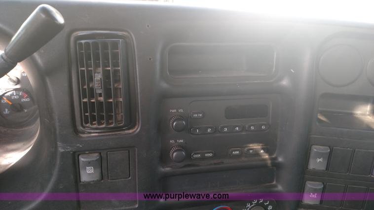 image for item L6056 2004 Chevrolet C4500 flatbed truck