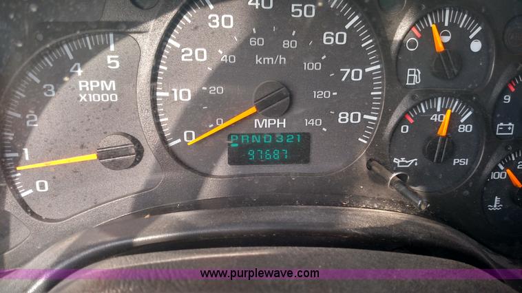 image for item L6056 2004 Chevrolet C4500 flatbed truck