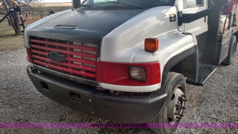 image for item L6056 2004 Chevrolet C4500 flatbed truck
