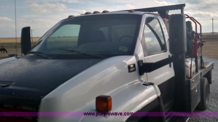 image for item L6056 2004 Chevrolet C4500 flatbed truck