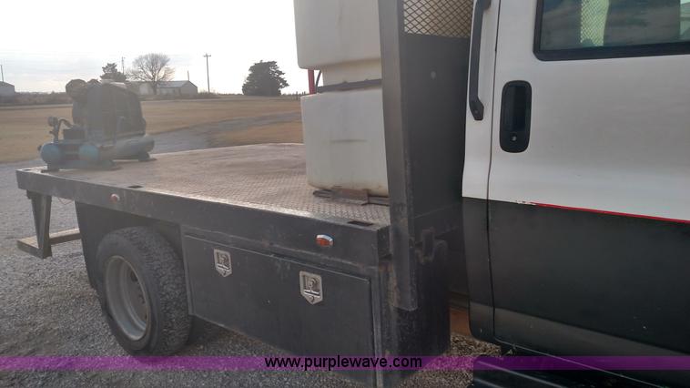 image for item L6056 2004 Chevrolet C4500 flatbed truck