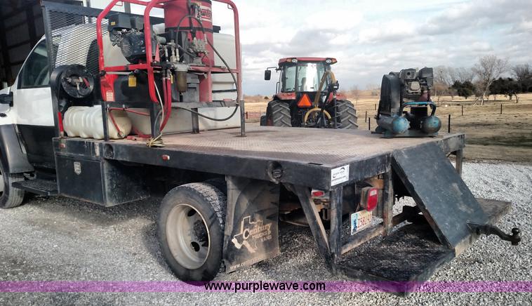 image for item L6056 2004 Chevrolet C4500 flatbed truck