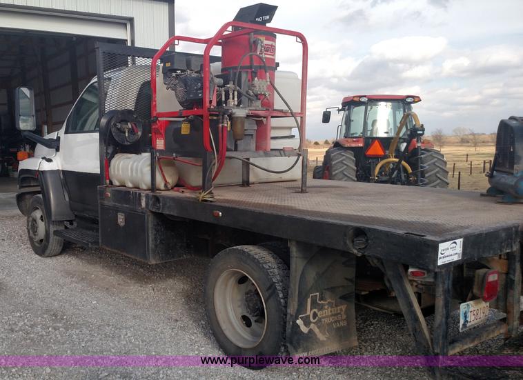 image for item L6056 2004 Chevrolet C4500 flatbed truck