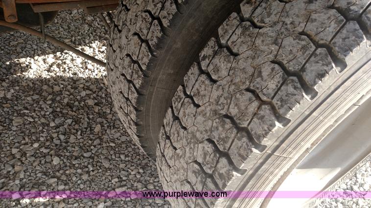 image for item L6056 2004 Chevrolet C4500 flatbed truck