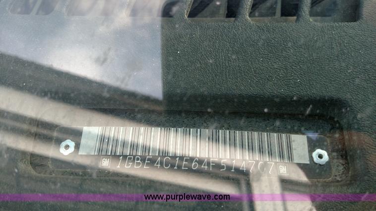 image for item L6056 2004 Chevrolet C4500 flatbed truck