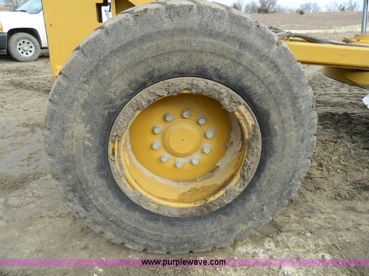 image for item L7286 2010 Caterpillar 160M motor grader