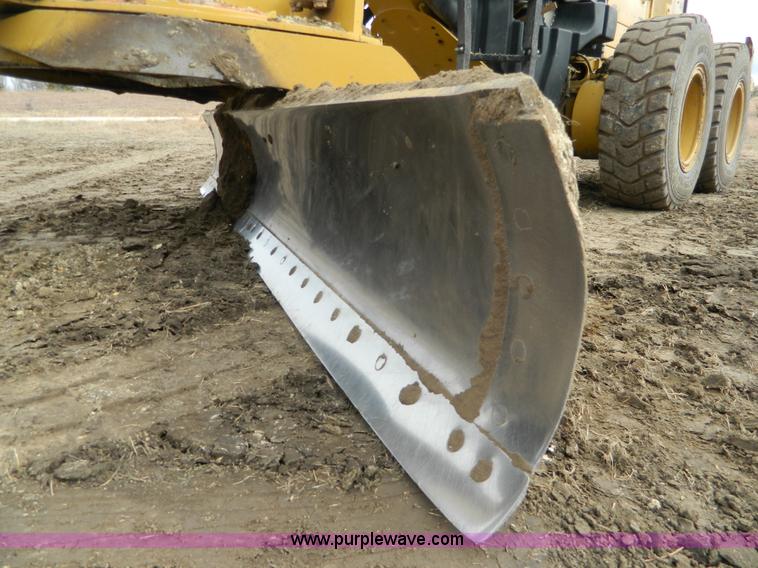 image for item L7286 2010 Caterpillar 160M motor grader