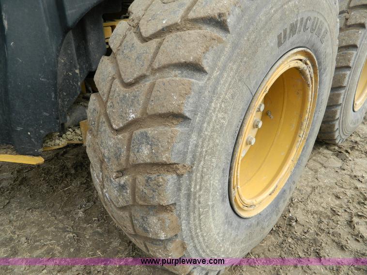 image for item L7286 2010 Caterpillar 160M motor grader