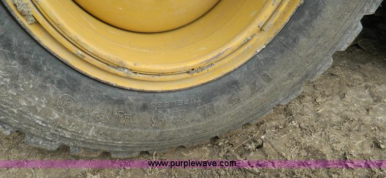 image for item L7286 2010 Caterpillar 160M motor grader