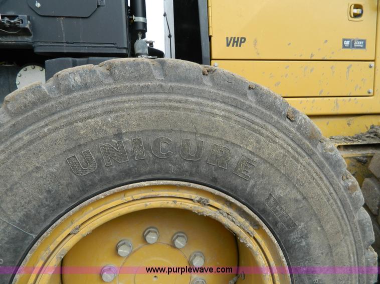 image for item L7286 2010 Caterpillar 160M motor grader