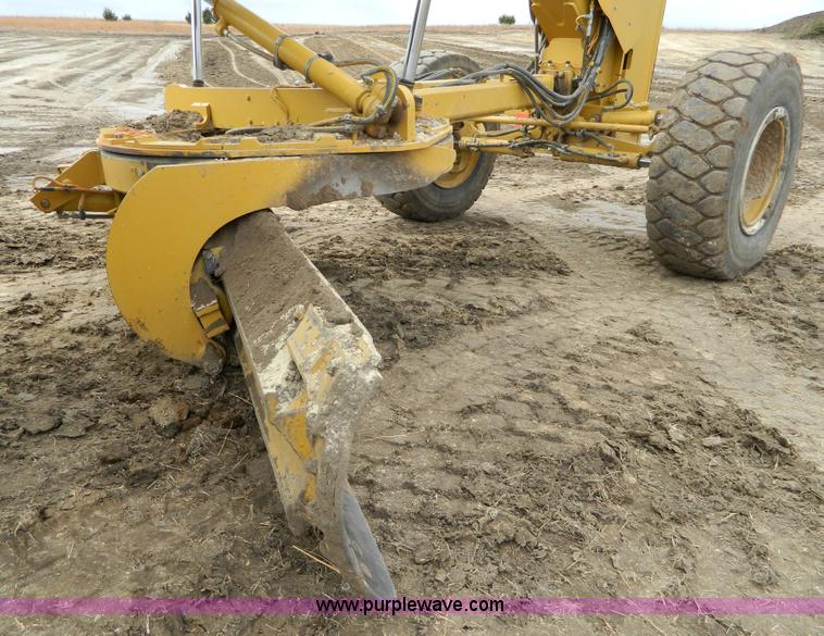 image for item L7286 2010 Caterpillar 160M motor grader