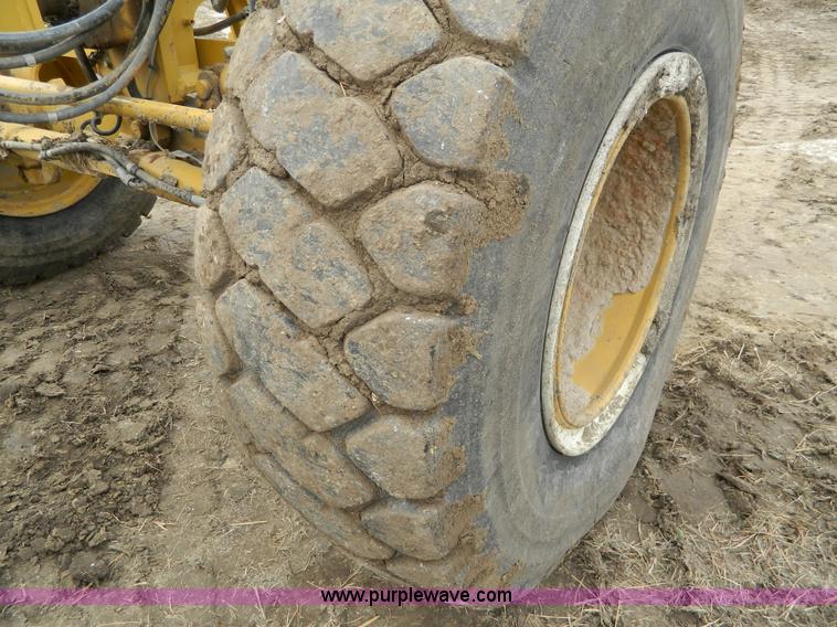 image for item L7286 2010 Caterpillar 160M motor grader