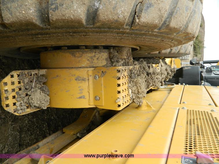 image for item L7286 2010 Caterpillar 160M motor grader