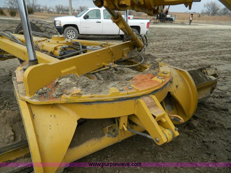 image for item L7286 2010 Caterpillar 160M motor grader