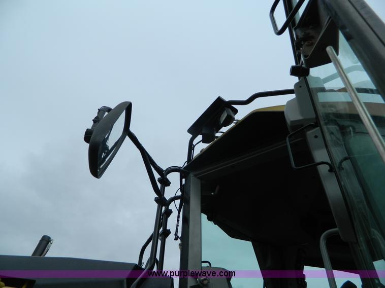 image for item L7286 2010 Caterpillar 160M motor grader