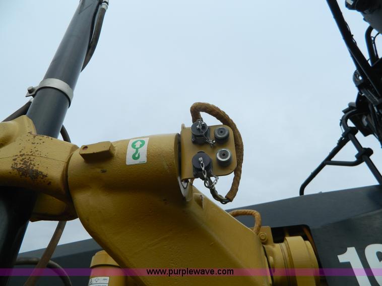 image for item L7286 2010 Caterpillar 160M motor grader