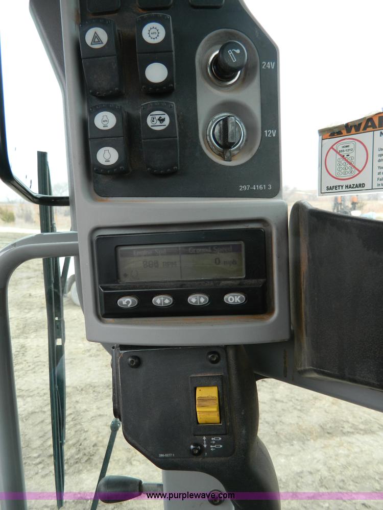 image for item L7286 2010 Caterpillar 160M motor grader