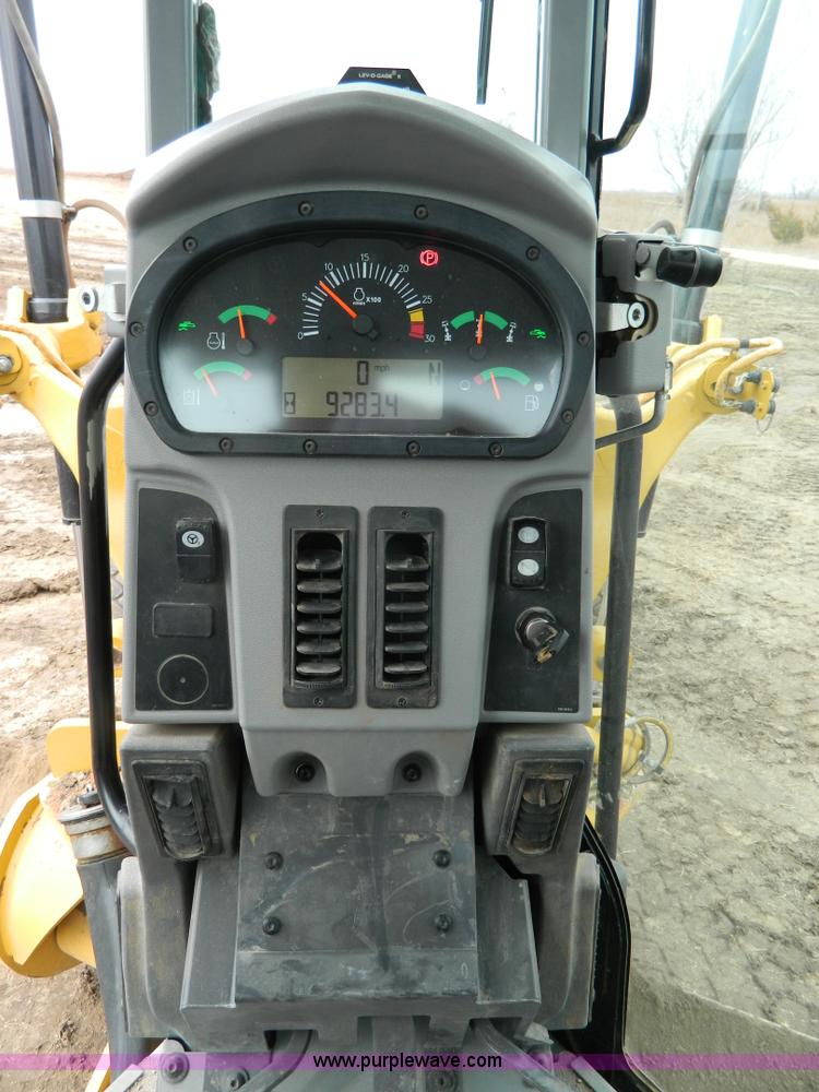 image for item L7286 2010 Caterpillar 160M motor grader