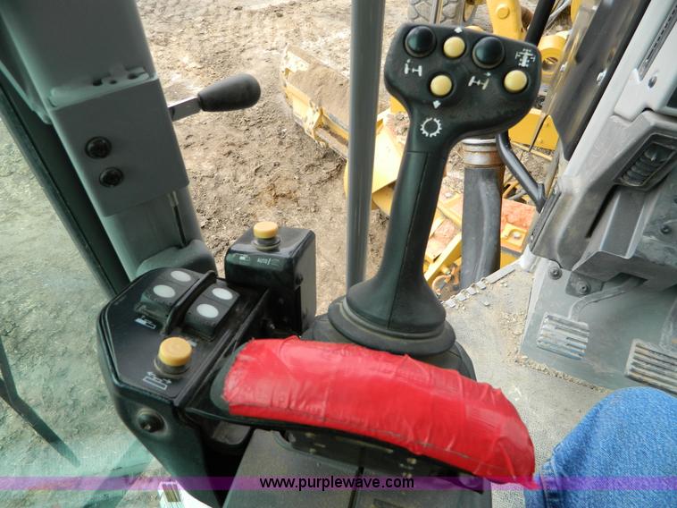 image for item L7286 2010 Caterpillar 160M motor grader