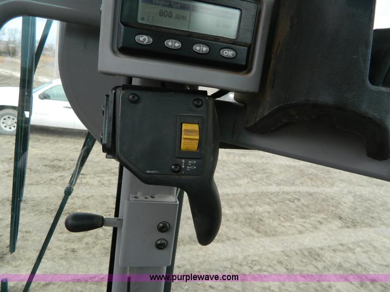 image for item L7286 2010 Caterpillar 160M motor grader