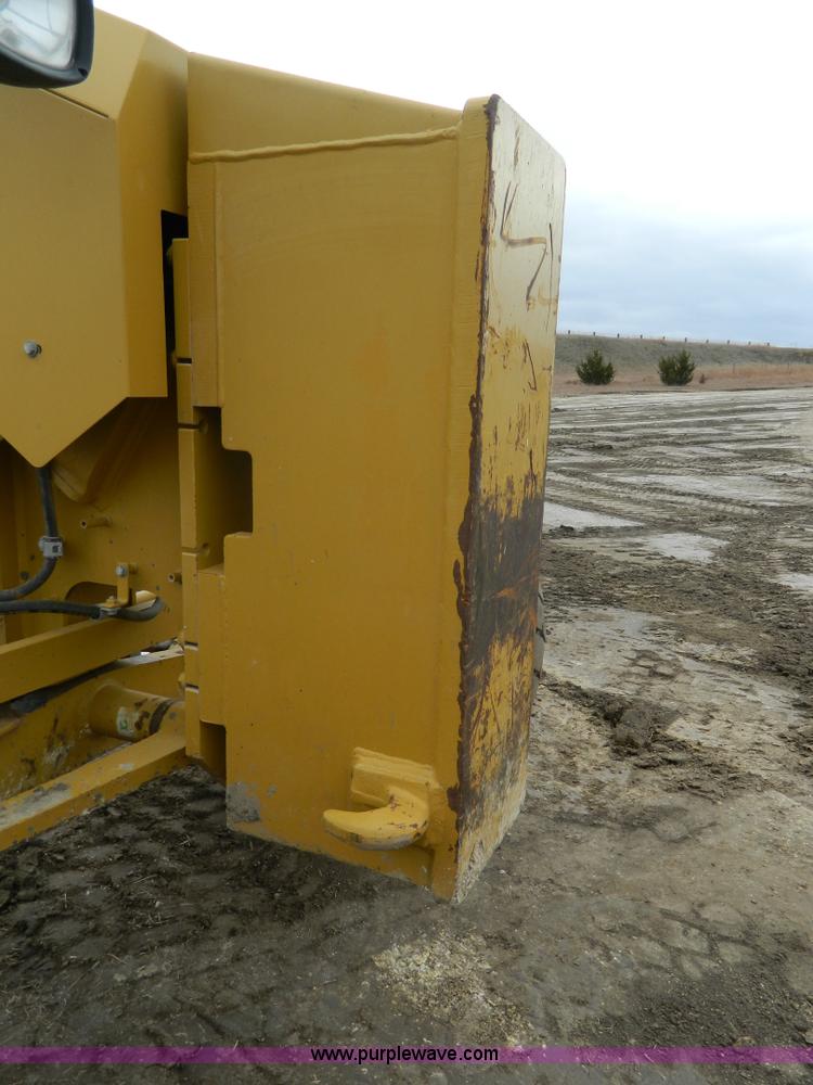 image for item L7286 2010 Caterpillar 160M motor grader