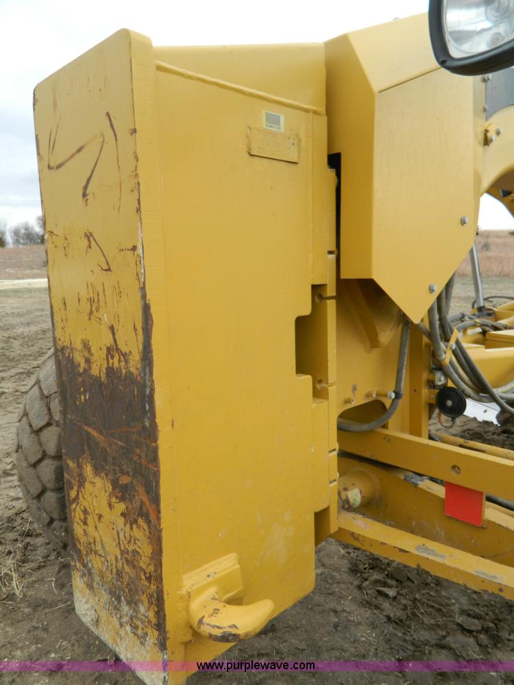image for item L7286 2010 Caterpillar 160M motor grader
