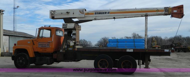 image for item L7288 1977 Ford 800 crane truck