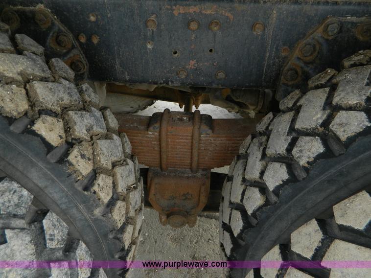 image for item L7288 1977 Ford 800 crane truck