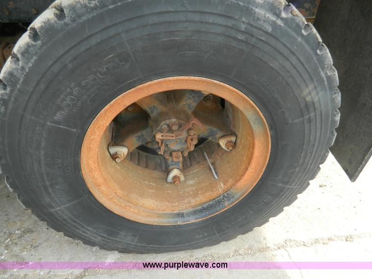 image for item L7288 1977 Ford 800 crane truck