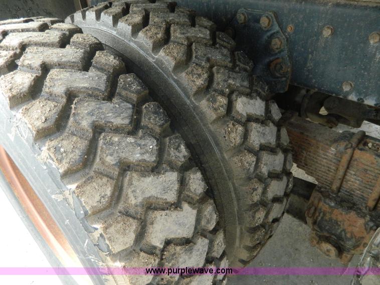 image for item L7288 1977 Ford 800 crane truck