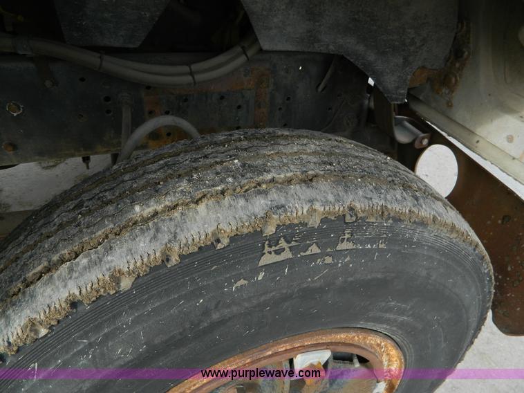 image for item L7288 1977 Ford 800 crane truck