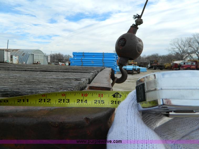 image for item L7288 1977 Ford 800 crane truck