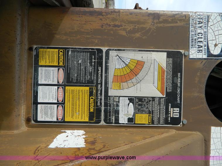 image for item L7288 1977 Ford 800 crane truck