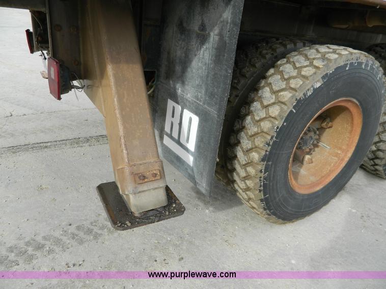 image for item L7288 1977 Ford 800 crane truck