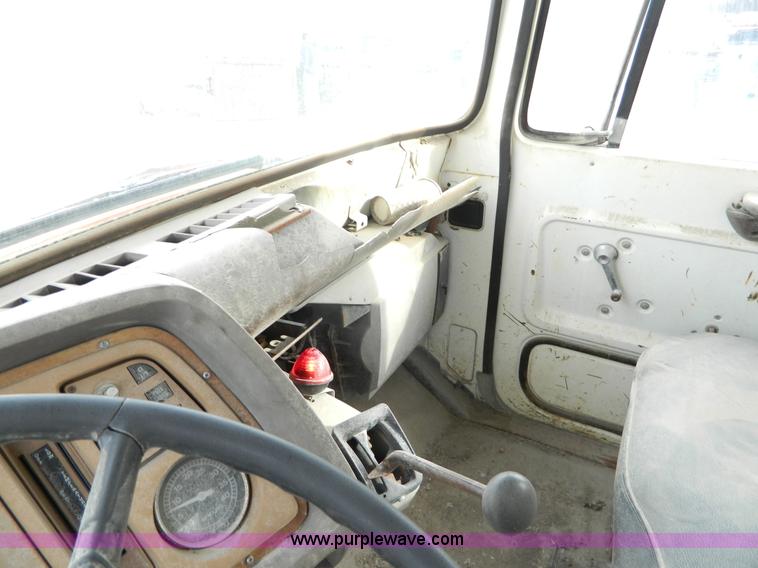 image for item L7288 1977 Ford 800 crane truck