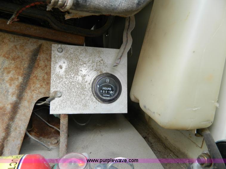 image for item L7288 1977 Ford 800 crane truck