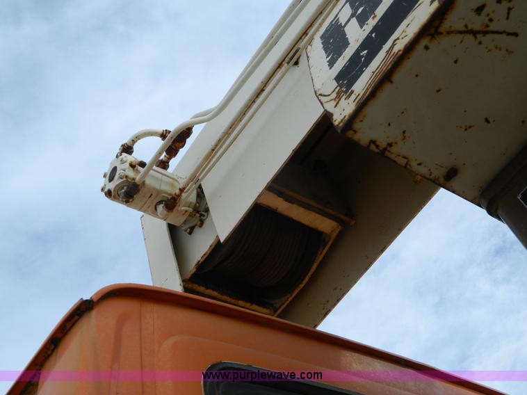 image for item L7288 1977 Ford 800 crane truck